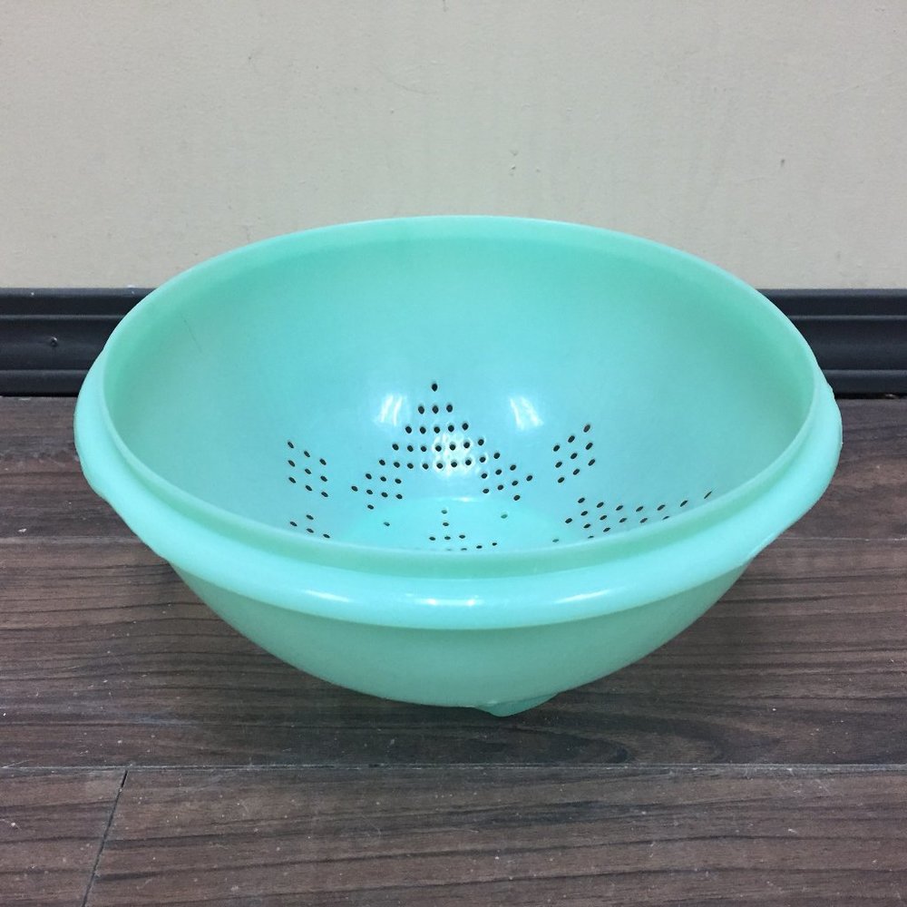 Vintage Tupperware 339-3 Colander Strainer Jadeite Jade